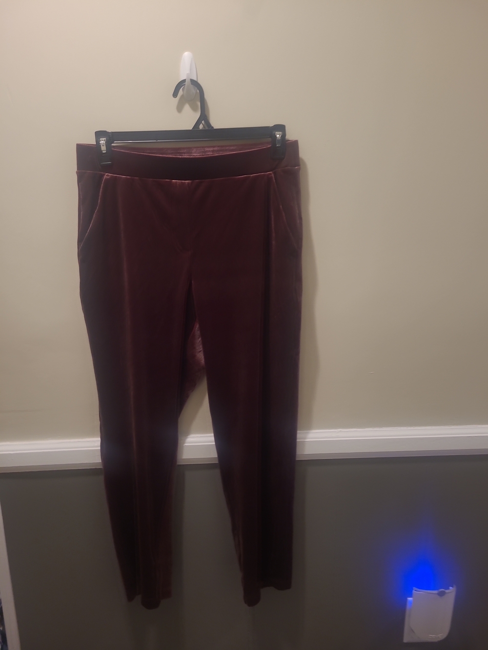Ann Taylor LOFT Womens Velvet Ankle Pants Medium Burgundy Pull On High Rise